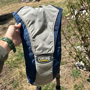 Camelback water master without bladder